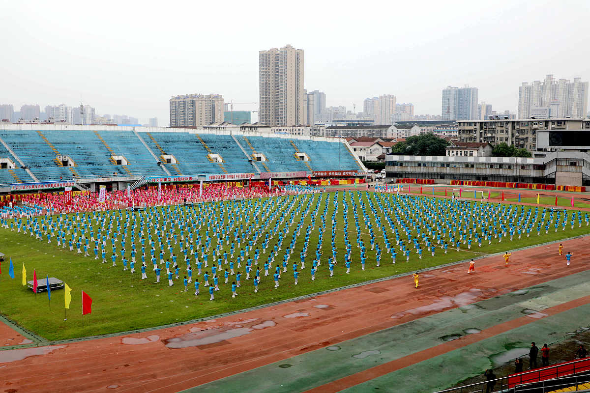 长沙贺龙体育运动学校招生办联系电话