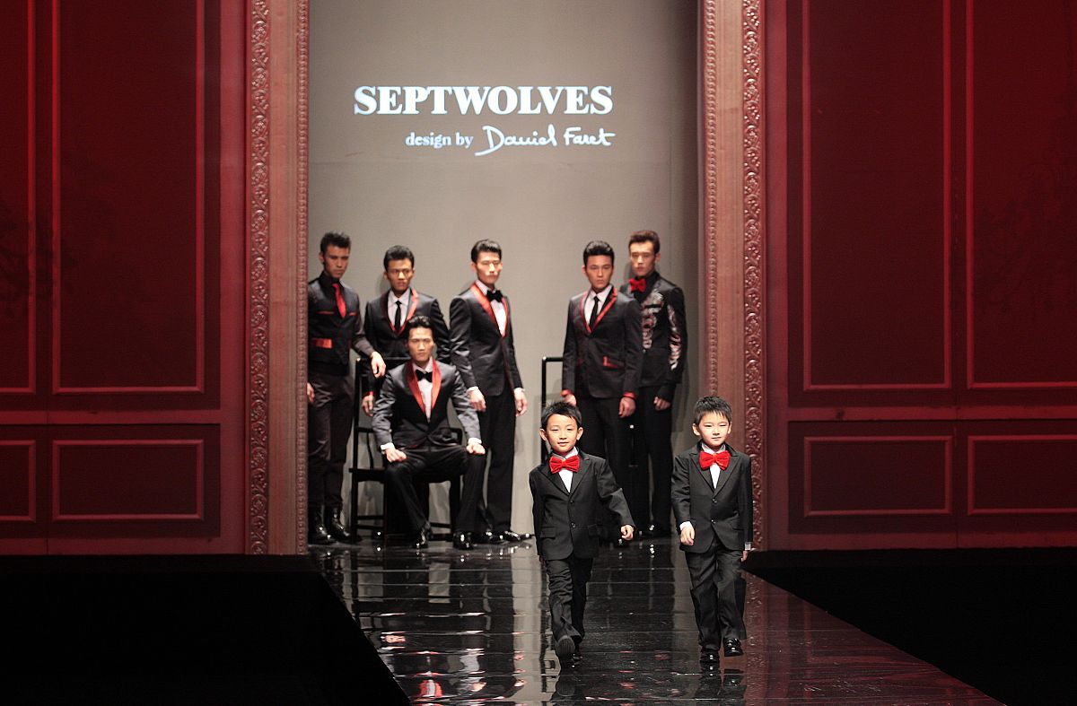 七匹狼服装供应链的不足：50字概括