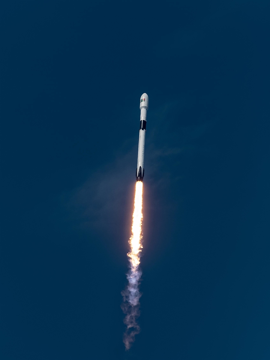 如何计算火箭速度增量 (Δv): 比冲和干质比示例