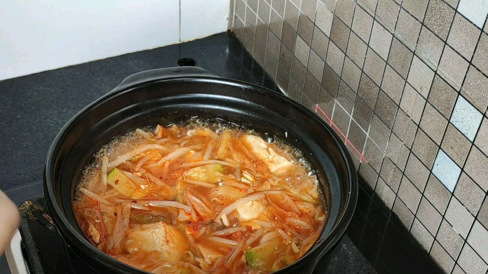 减肥第4天,做个减脂快又好吃的豆腐锅