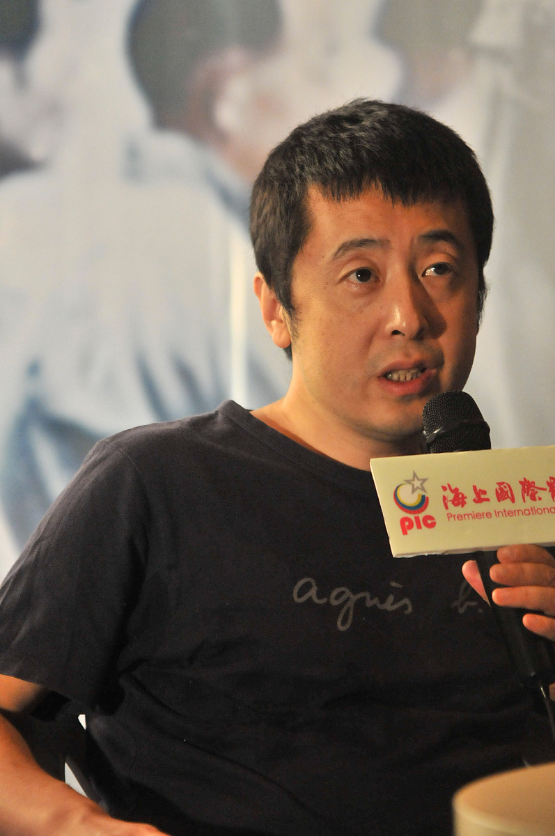 2010年7月4日,浙江宁波,电影《海上传奇》宣传发布会.  (应摄影师要求