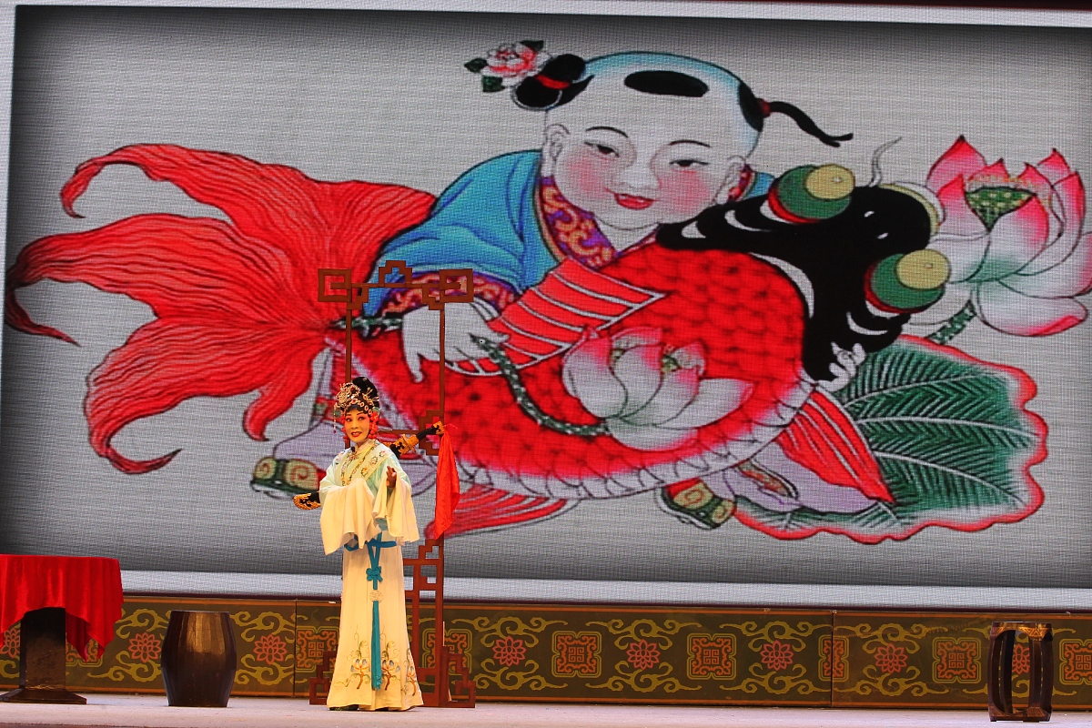 2016年5月6日,河南许昌,许昌市戏曲艺术发展中心演员表演越调《灞陵情