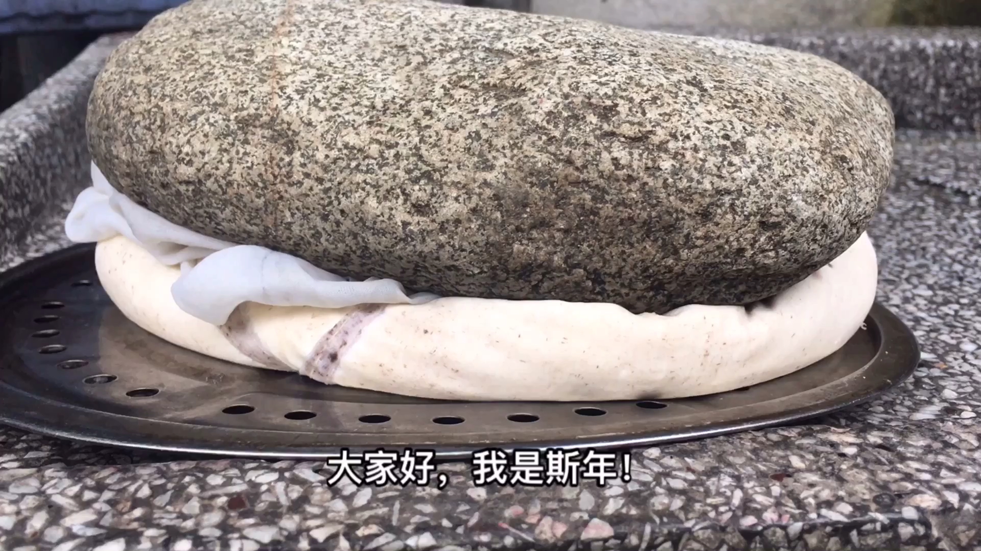 豆腐脑制作肉丸子,油炸丸子金黄香嫩,清蒸丸子雪白剔透