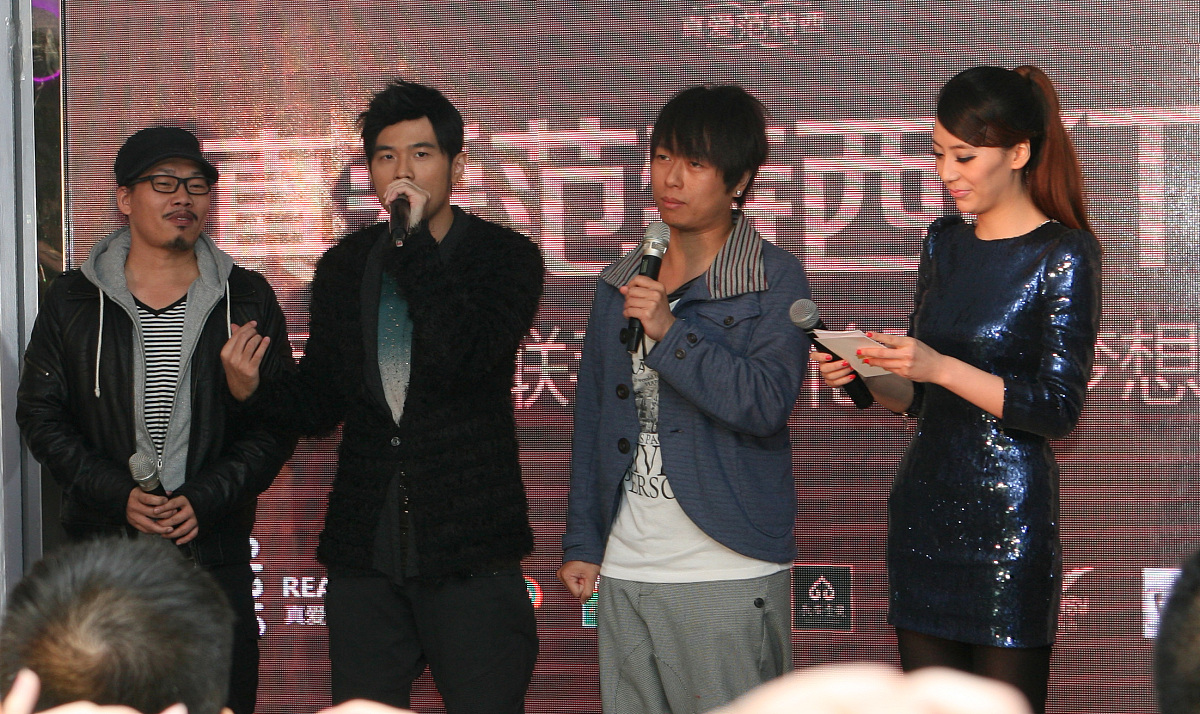 牵心朋友 - 周杰伦编曲，方文山填词，献给同事间的纯真友谊