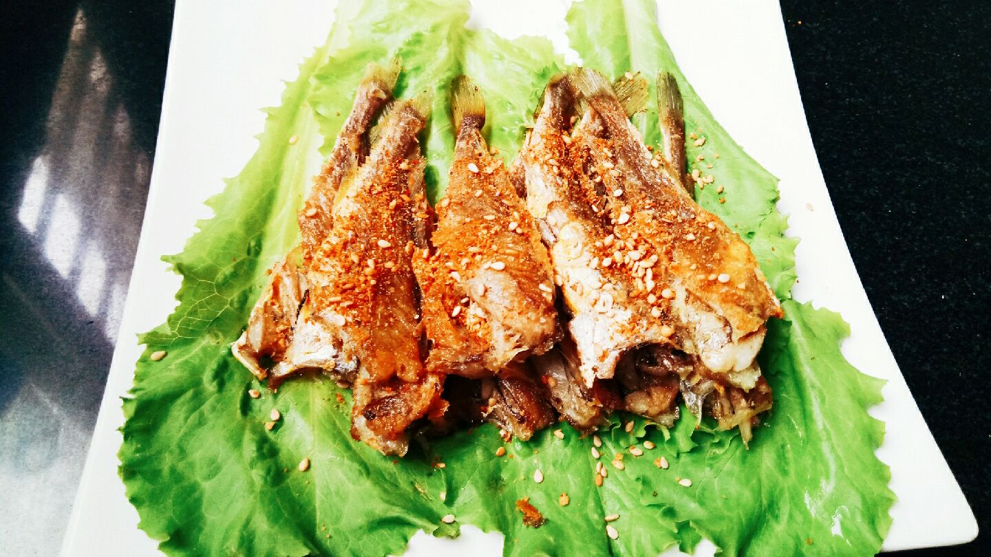椒盐小酥鱼做法全告诉你!原来学会这点 里外全酥 喝口啤酒真过瘾