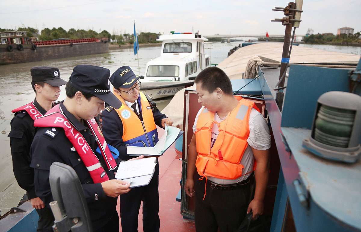 船东接受当地海事局询问：验船师记录