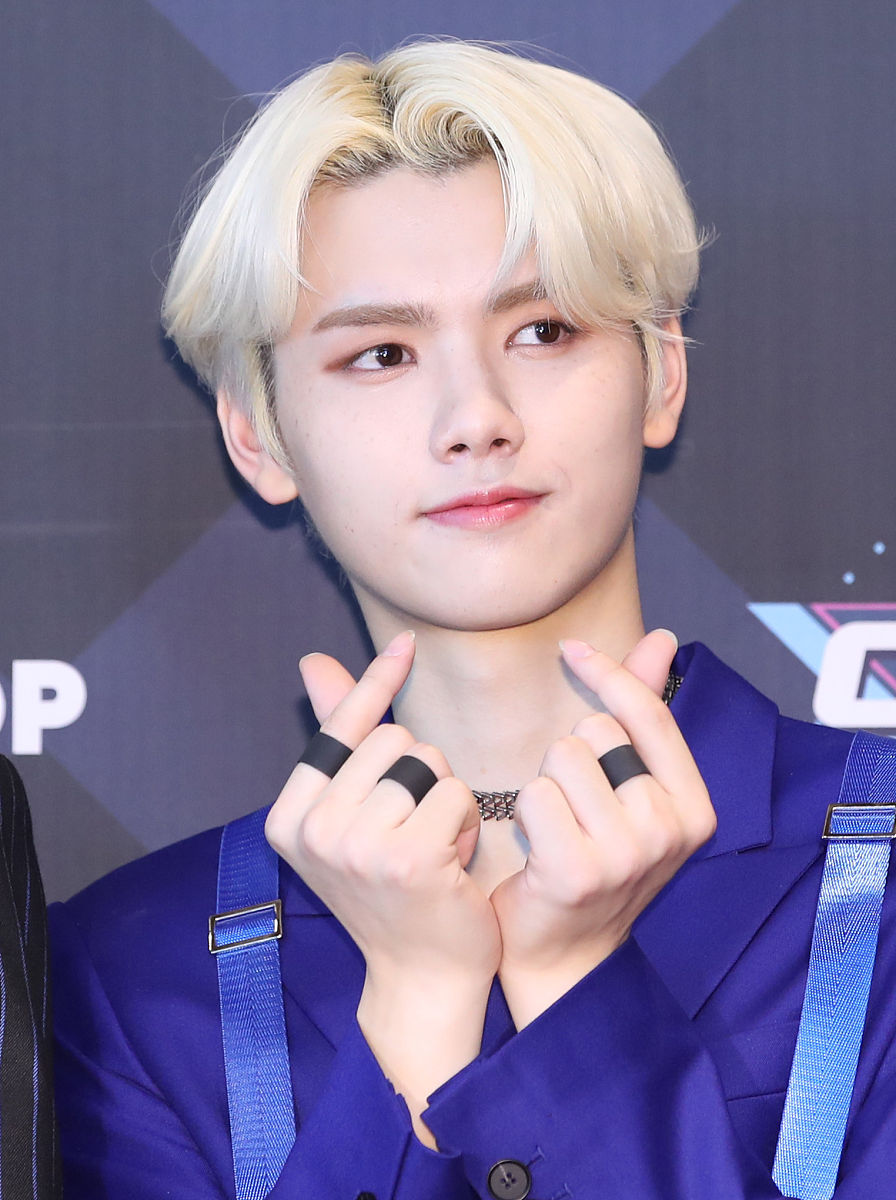 2019年9月19日,韩国首尔,明星参加《m! countdown》节目彩排.x1