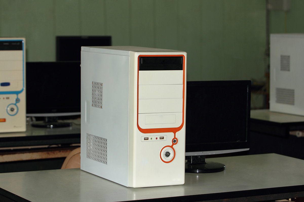 白色包豪斯o11d电脑主机硬件选购指南 - CPU、主板、内存、存储、显卡等详细配置推荐