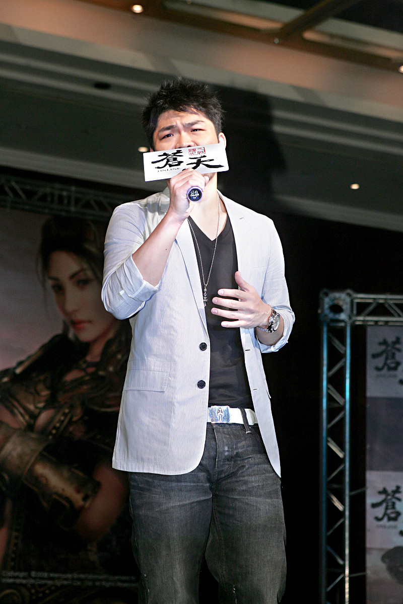 2008年6月26,台北,李玖哲代言在线电玩游戏,身为代言人的他也为电玩游