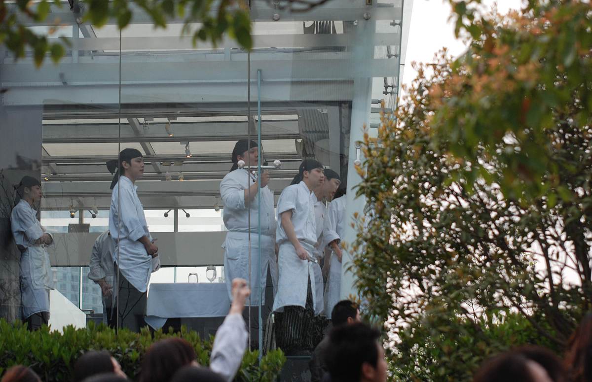 改写后面介绍：第三季讲述石垣医疗财团设立的上季结尾之后的故事刻画三年之后进化的石垣医院和医生们的成长。