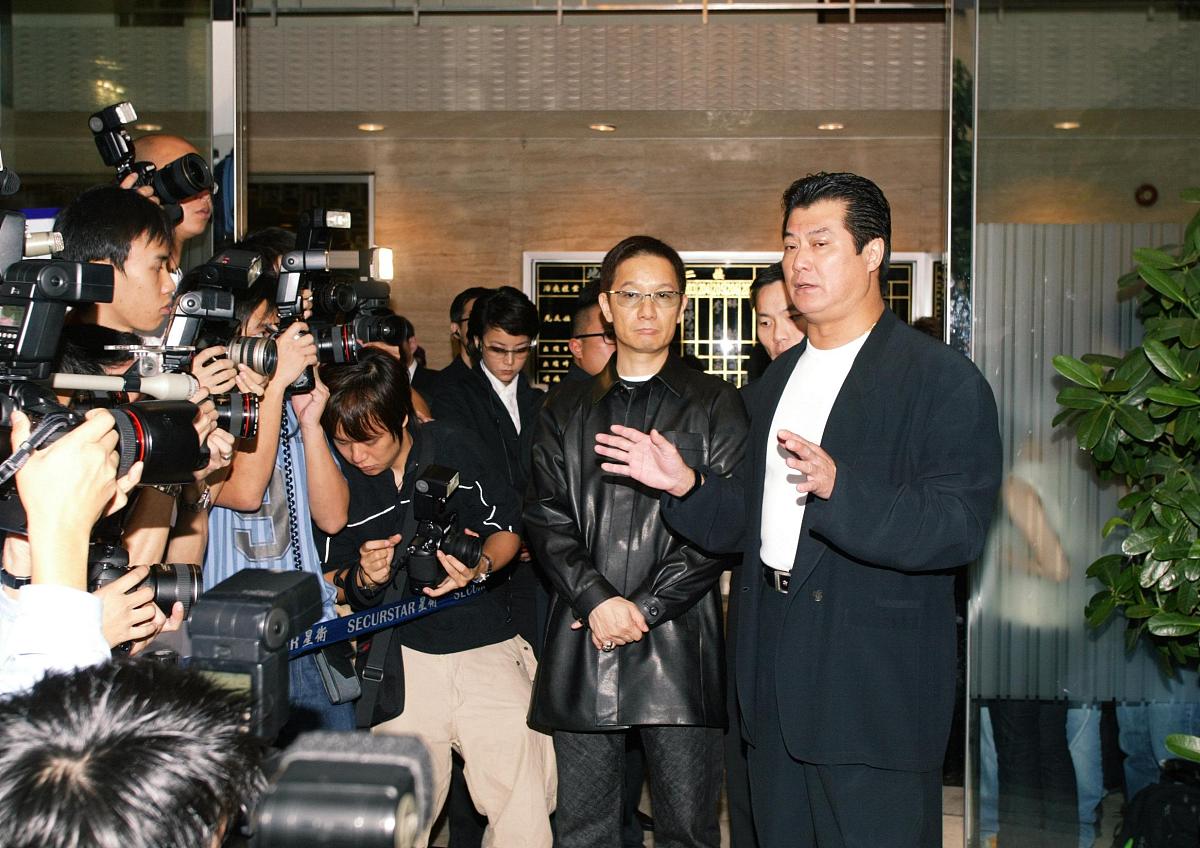 想问一下亲家母去世了我想发群消息怎么通知呀