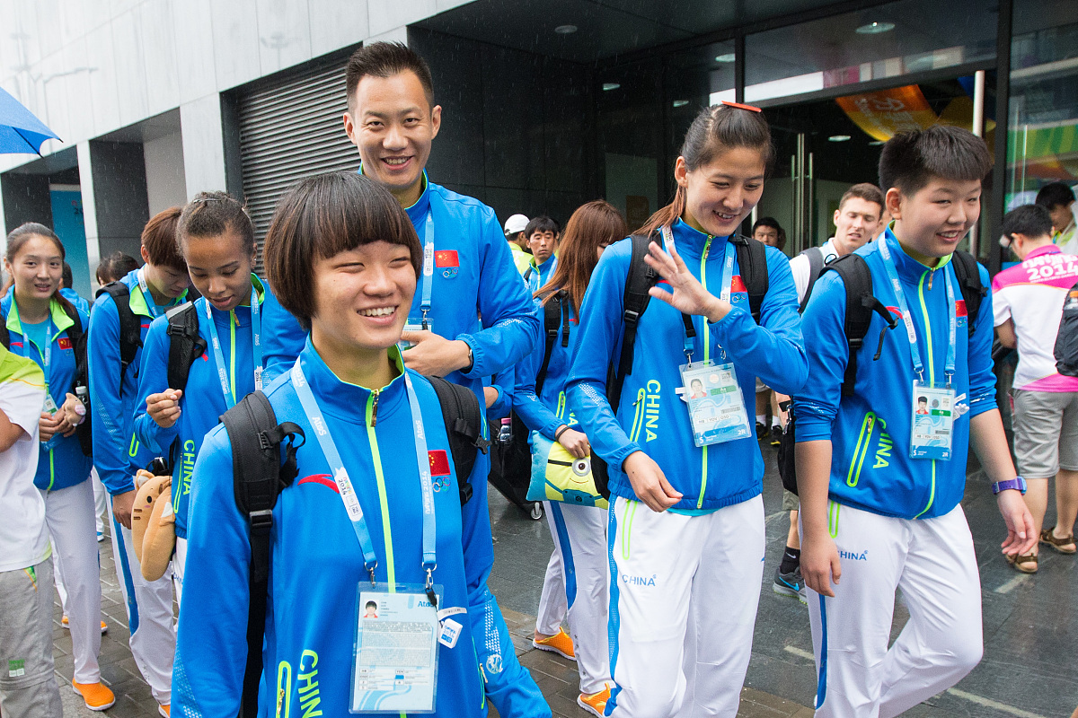 上海莘莘实验学校校服 - 深蓝色经典，简洁大方