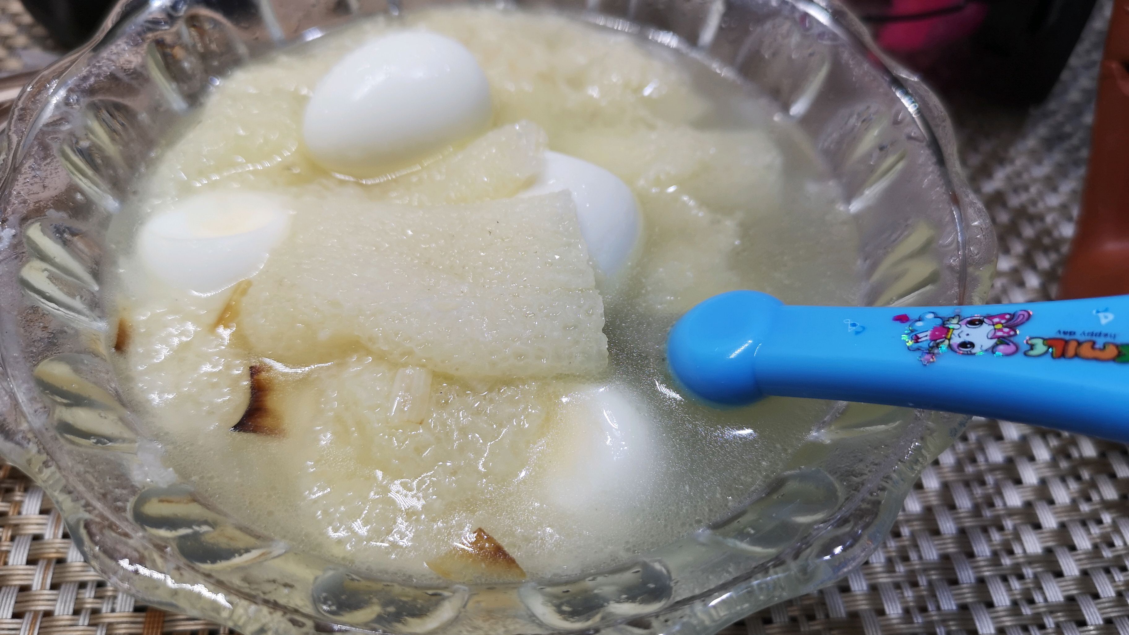 月子餐:“鹌鹑蛋竹笙汤”科学坐月子,健康一辈子