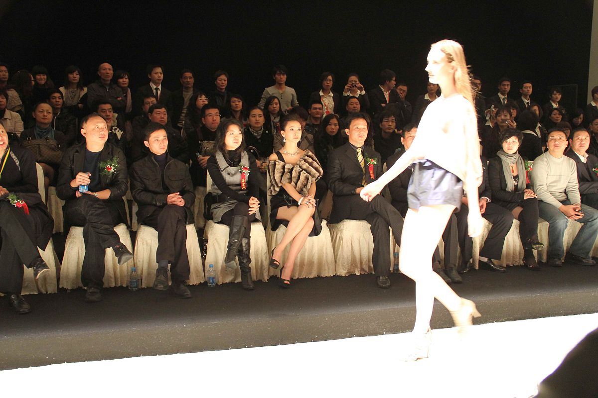 女装IP打造指南：从0到1的品牌之路