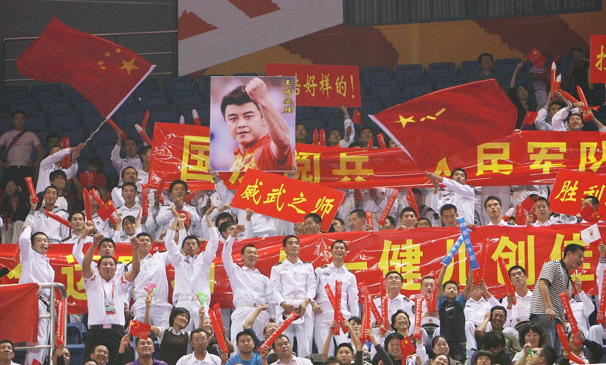 燃情运动会！为运动员加油助威！