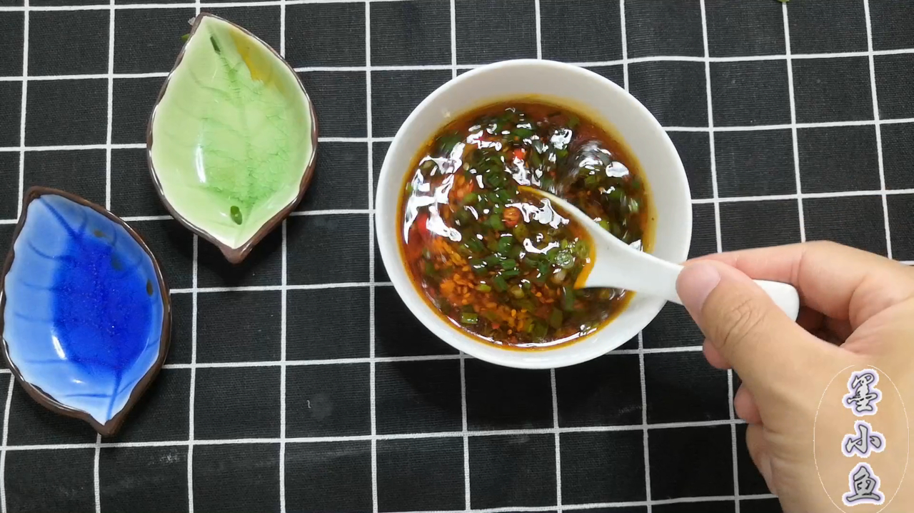 想吃凉面,想吃口水鸡,怎么办,学会万能蘸料,1分钟搞定一道菜