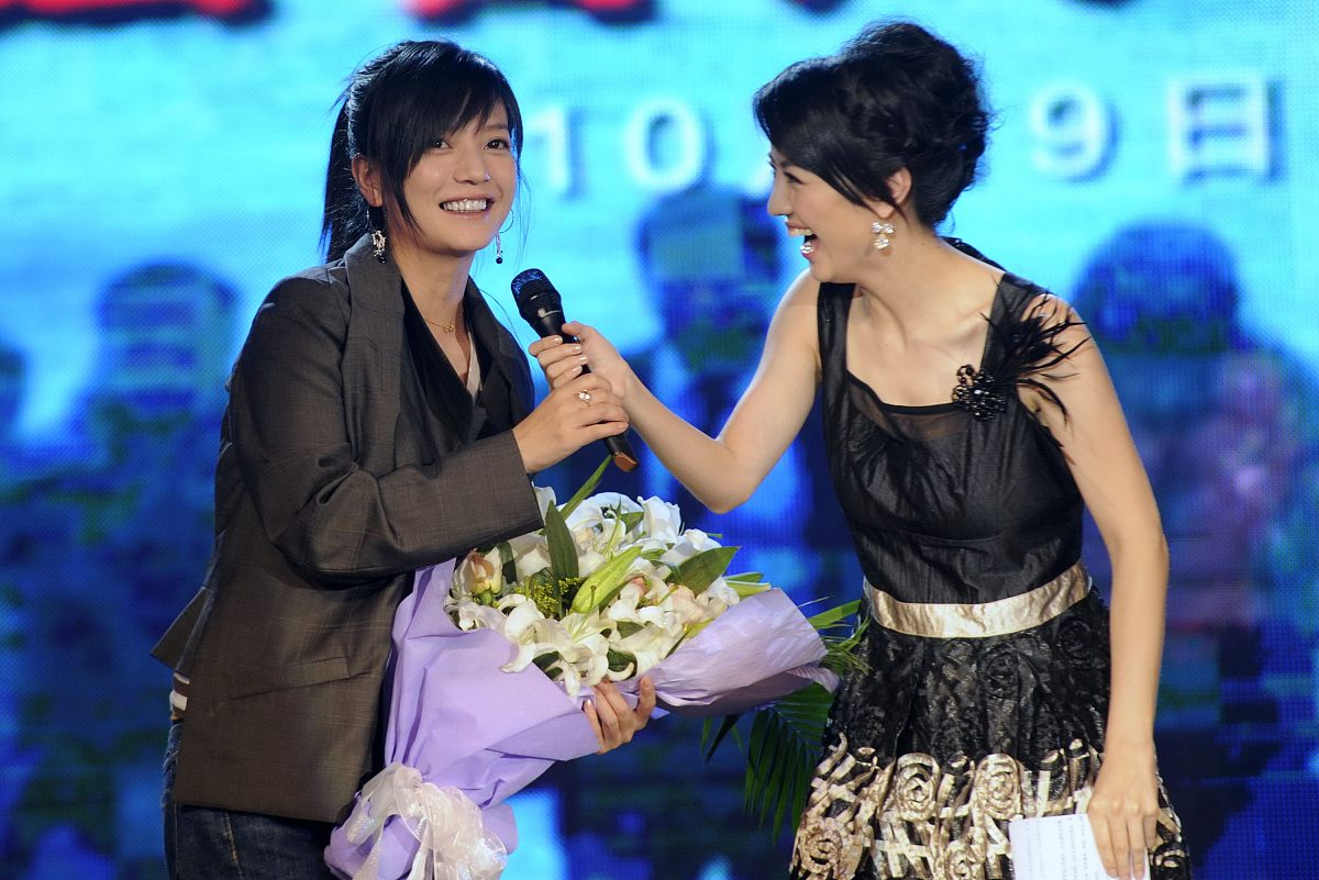 2008年10月15日,北京,国产灾难大片电影《超强台风》举行首映庆典录制