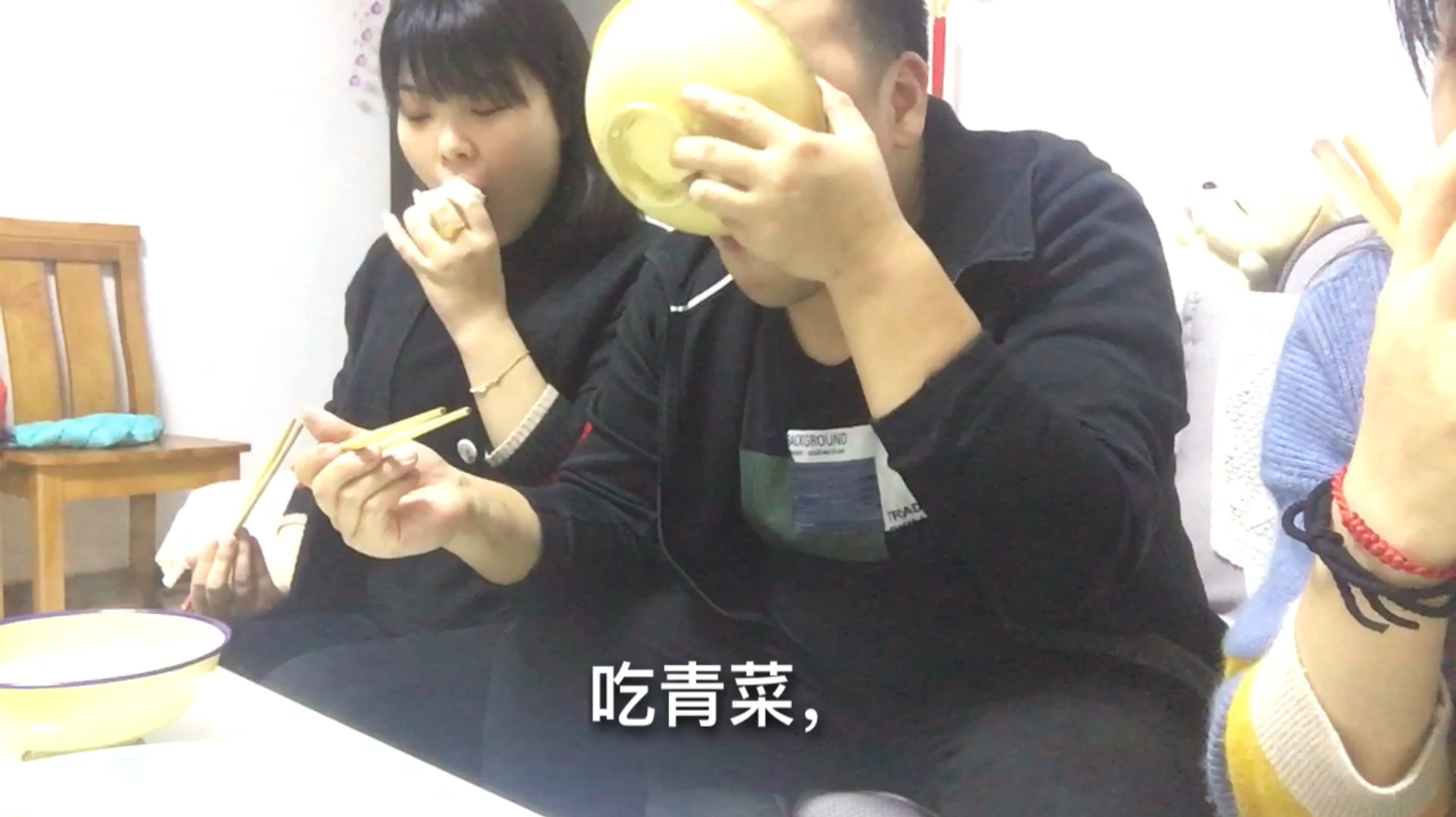 小伙说要减肥,就这吃相,你信吗!