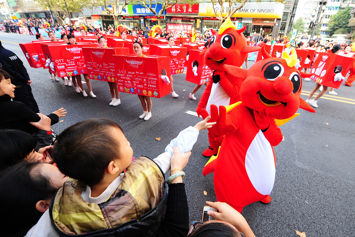 ***_***2014年11月15日,浙江省杭州市,作为银泰商业16周年集团庆重头