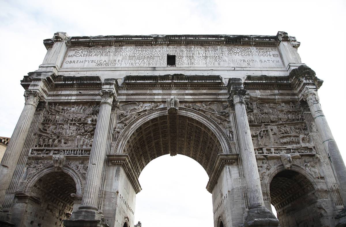 中西方文化异同：思想、价值、传承与审美对比