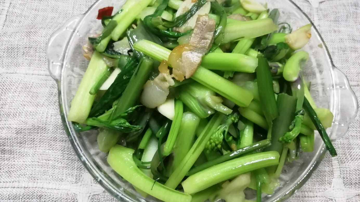 红菜苔你吃过吗?做个简单的腊肉炒菜苔,好吃又下饭