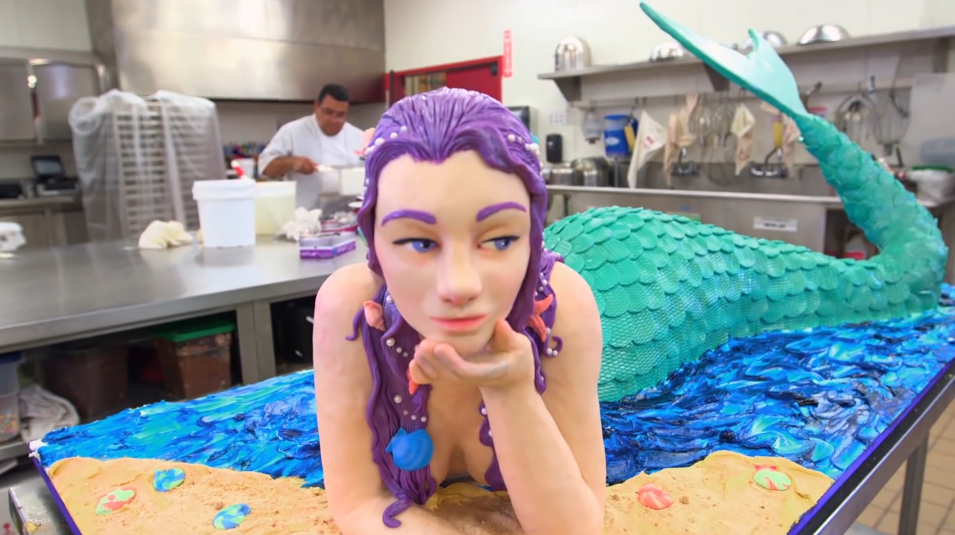 美人鱼蛋糕你见过吗?为水族馆周年庆制作,隔着屏幕都觉得真实