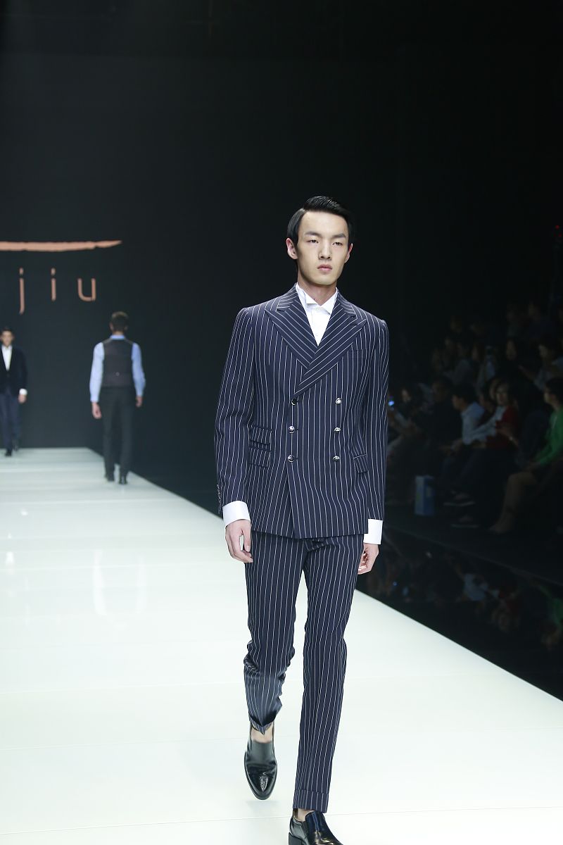 安顺市民族中等职业学校服装设计与工艺专业可以选择哪些就业方向