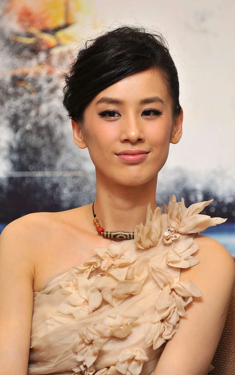 2011年8月10日,北京,电影《白蛇传说》官网启动仪式.***_***黄圣依+++