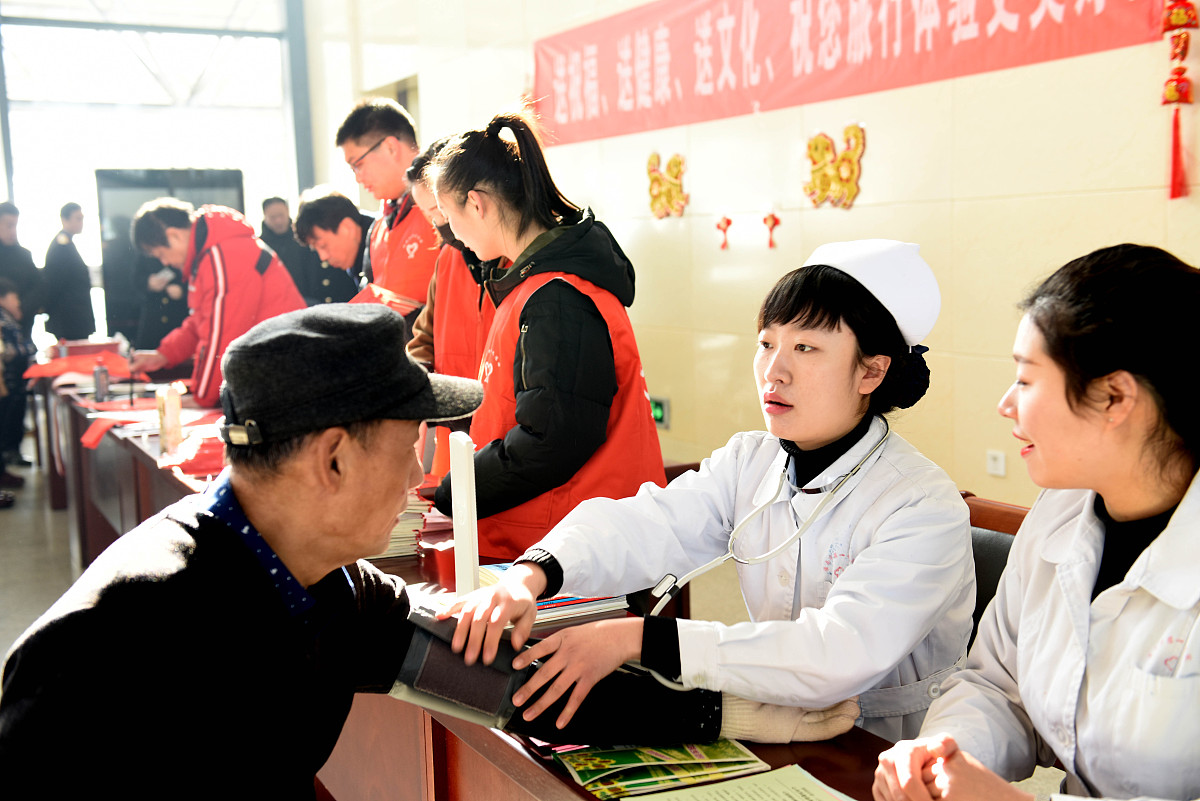 拟定一份通知提醒员工杭州市的体检系统已上线可以预约体检了。字数在80字左右