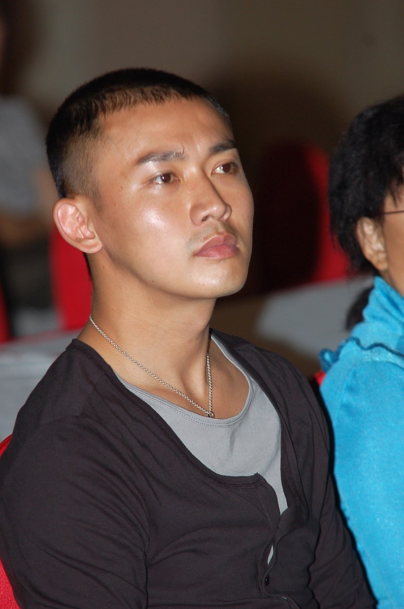 2007年9月6日, 北京 ,电视剧《走出硝烟的男人》首播记者见面会.聂远+