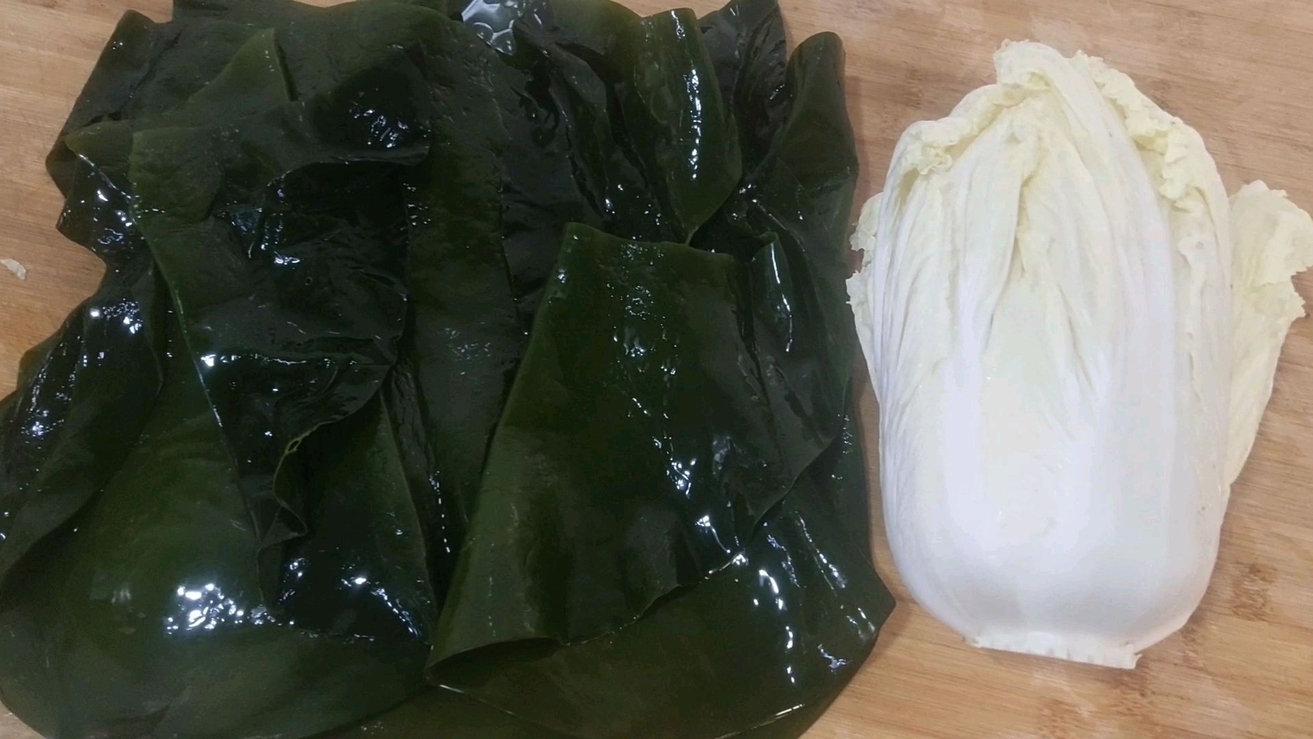 “交九”天冷了,海带炖白菜猪肉,热乎乎的真好吃,营养美味