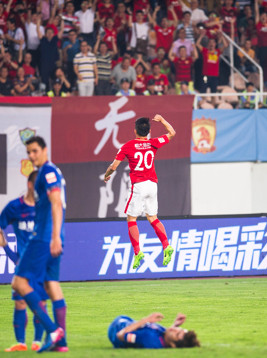 2017中超第8轮:莫雷诺染红于汉超绝杀 广州恒大淘宝3-2上海申花