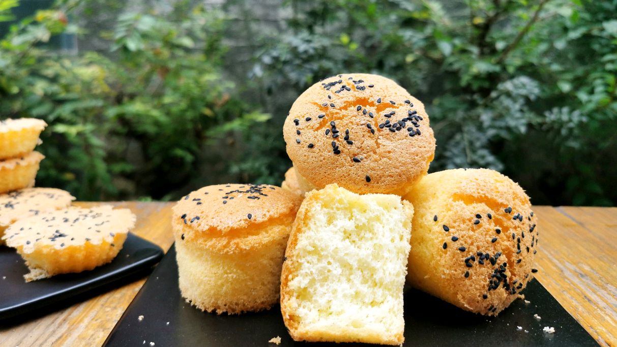 4个鸡蛋1碗面粉,做无水无油蛋糕,不塌陷不回缩,做法超简单