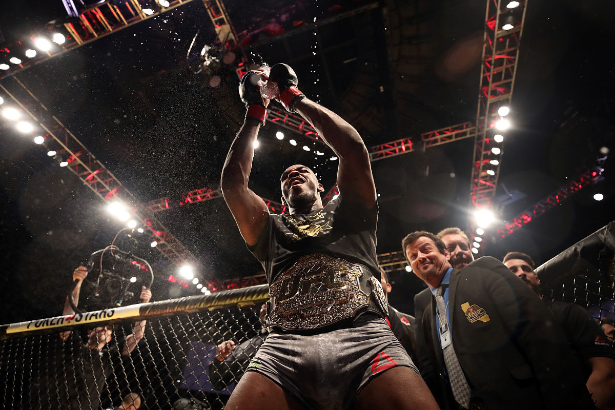 WWE 1547: 巨人对决！Bronson Reed 轻松碾压 Akira Tozawa！