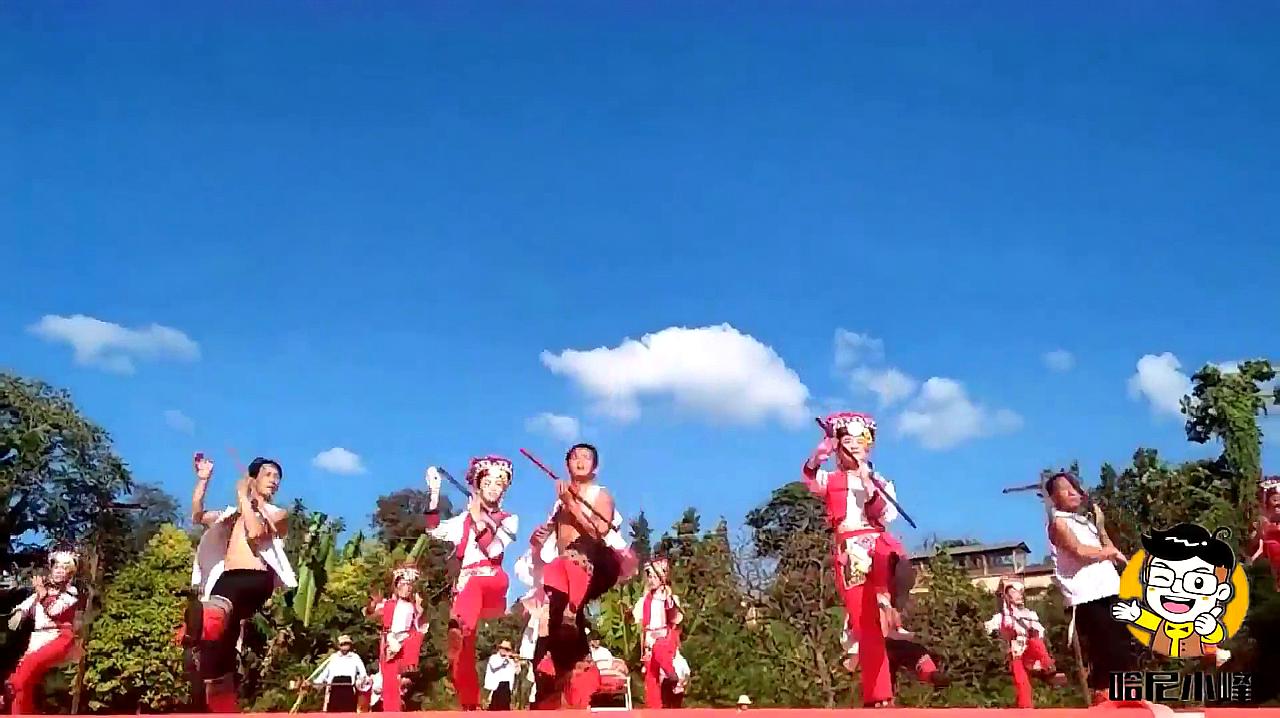 云南阿细族广场展现阿细跳月舞蹈,原生态的民族舞蹈才是最美的