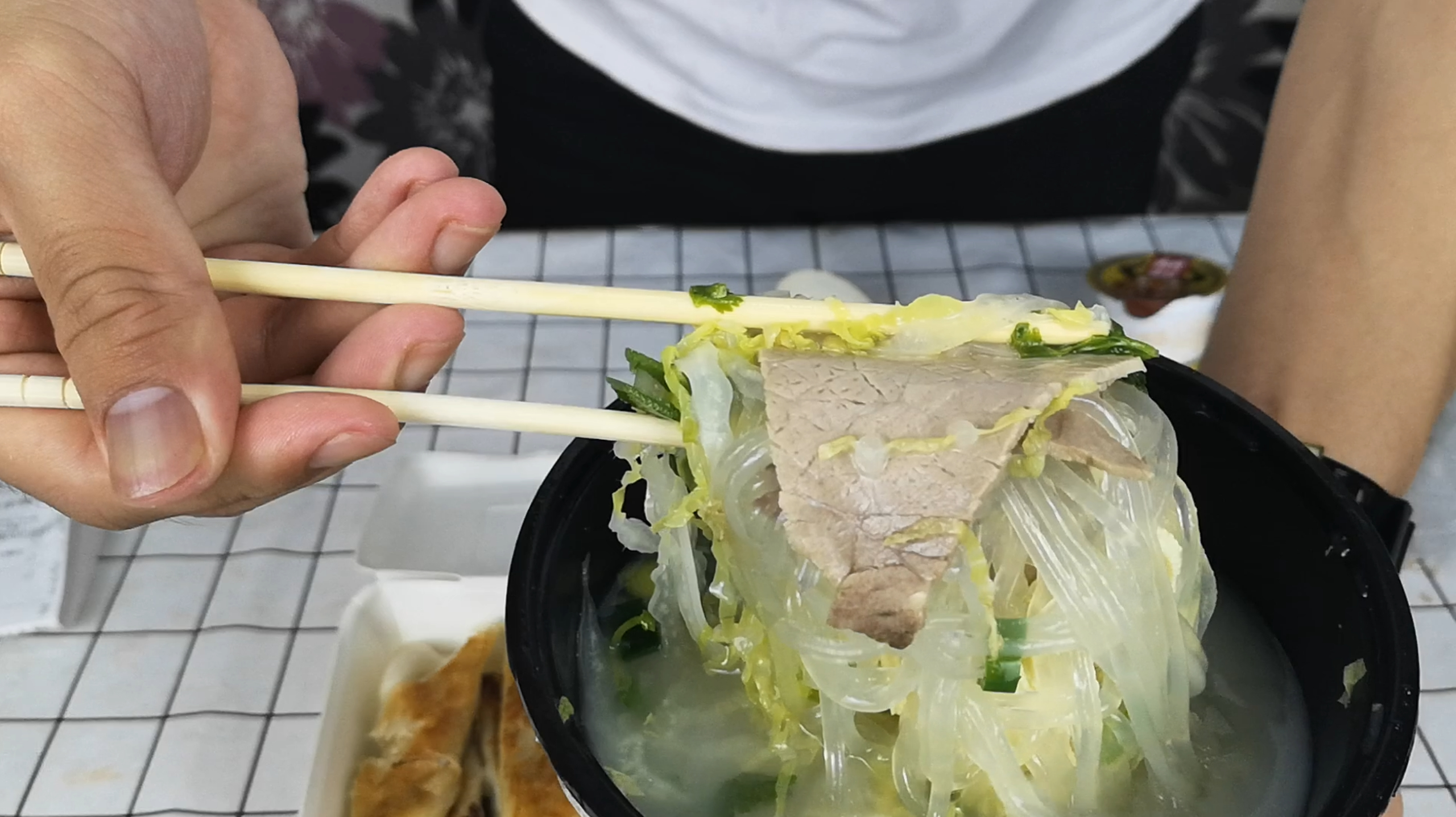 外卖31元“牛肉粉丝汤”就冲这分量,我是不会再买第二次了