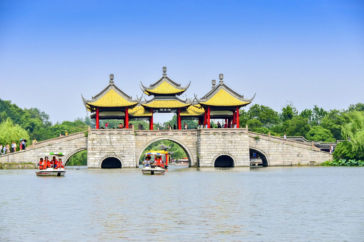 2019年6月24日,位于江苏省扬州市的瘦西湖景区,总面积2000亩,水上面积