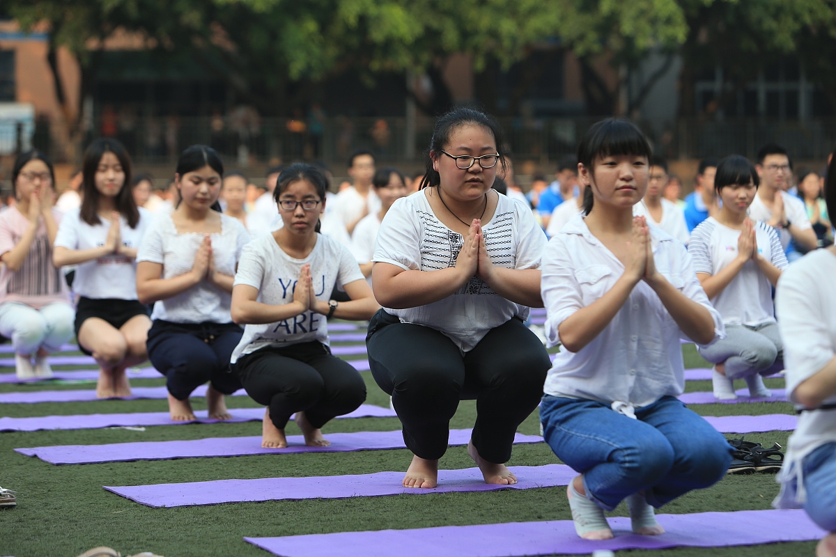 重庆2022年初中生上铁路学校好吗