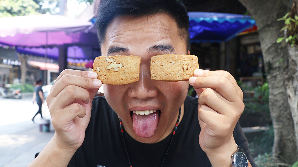 美食测评:文殊院这两家老字号宫廷糕点,你平时都在哪家排长队?