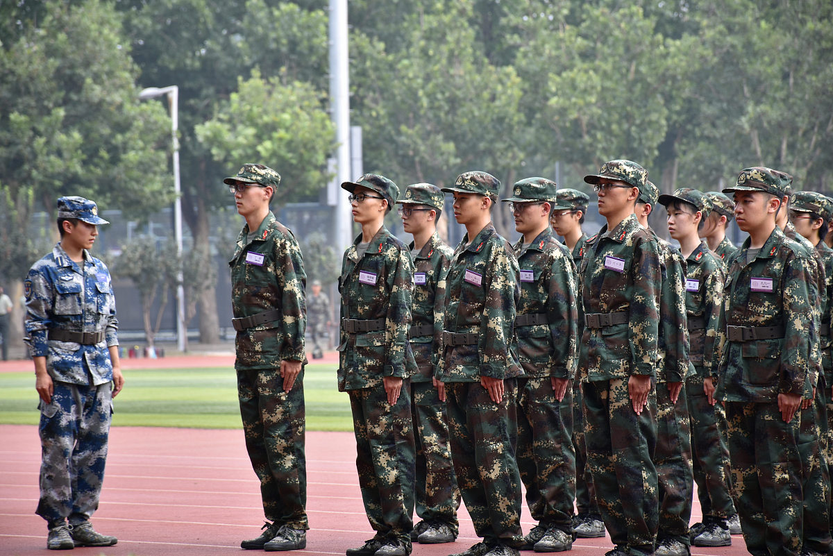 现在假设你是西北工业大学的大二军训生你要写一篇通讯稿具体要求:至少150字对军训的感悟收获抒发爱国之情感谢教官 现在假设你是西北工业大学的大二军训生你要写一篇通讯稿具体要求:至少150字对军训的感悟收获抒发爱国之情感谢教官