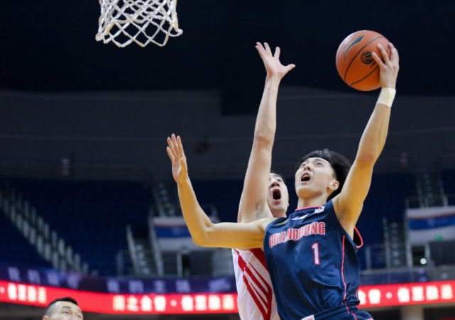 杜锋最器重之人今夏将赴美特训 他弥补两大短板将成CBA顶级控卫