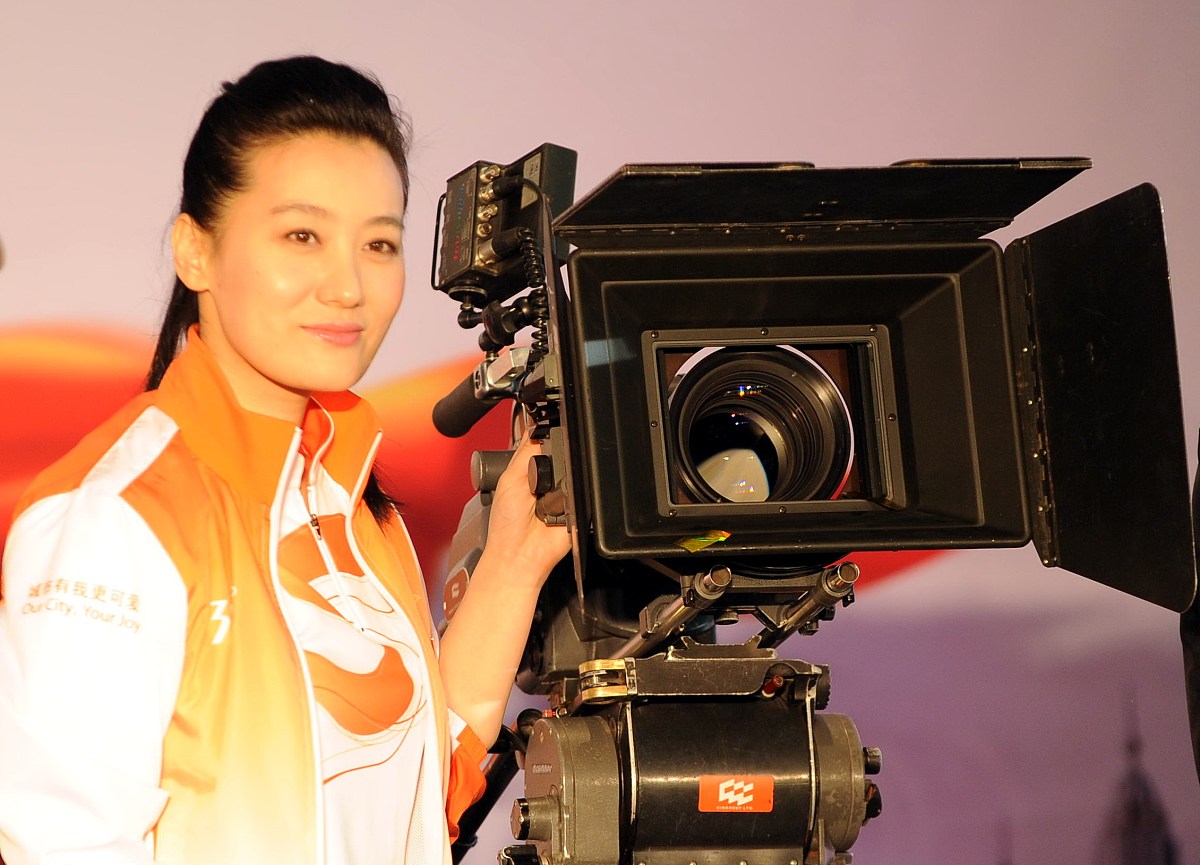 2010年3月16日,北京,中国2010年上海世博会志愿者主题歌《世界》mv开
