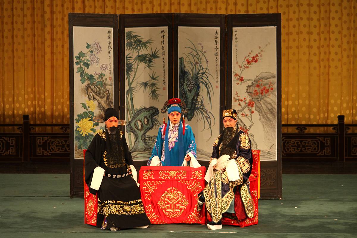 brb我 b周瑜在赤壁之战啥角色brbchatcaict b周瑜是东吴的将领他在赤壁之战中担任主要指挥官的角色。他与诸葛亮、孙权一起共同制定了赤壁之战的计划并且在战斗中表现出色成功地击败了曹操的大军。周瑜的智谋和勇气为东吴的胜利做出了重要贡献。brb我 b诸葛亮啥角色brbchatcaict b诸葛亮是蜀汉的丞相他以其卓越的才华和智慧为蜀汉的政治和军事事业做出了巨大的贡献。他在赤壁之战中虽未直接参