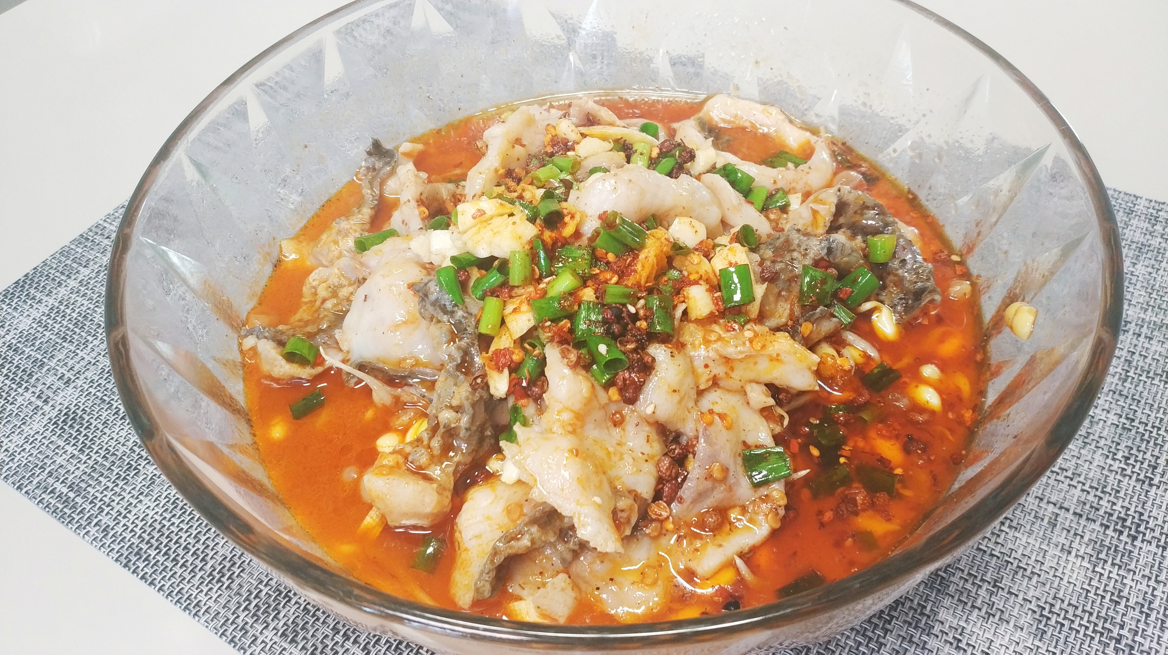 水煮鱼家里做更好吃,鱼片爽嫩无腥味,一大碗都不够吃