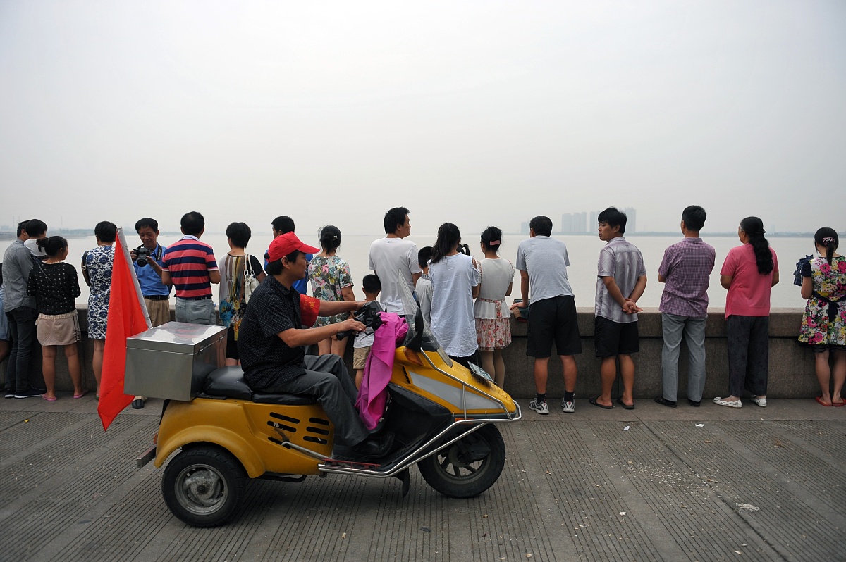 如果将海洋潮汐静力理论应用于大气潮汐估计大气潮汐的潮差有多大