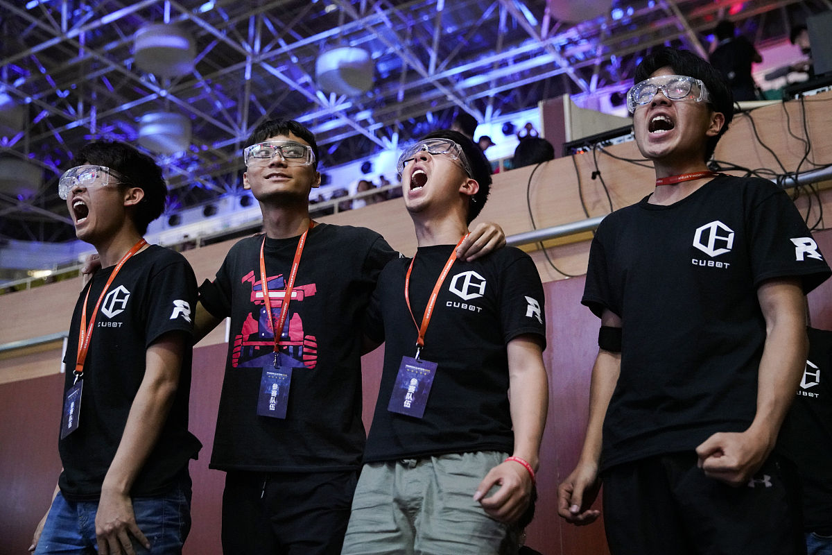 电子竞技：如何在比赛中保持积极的心态？