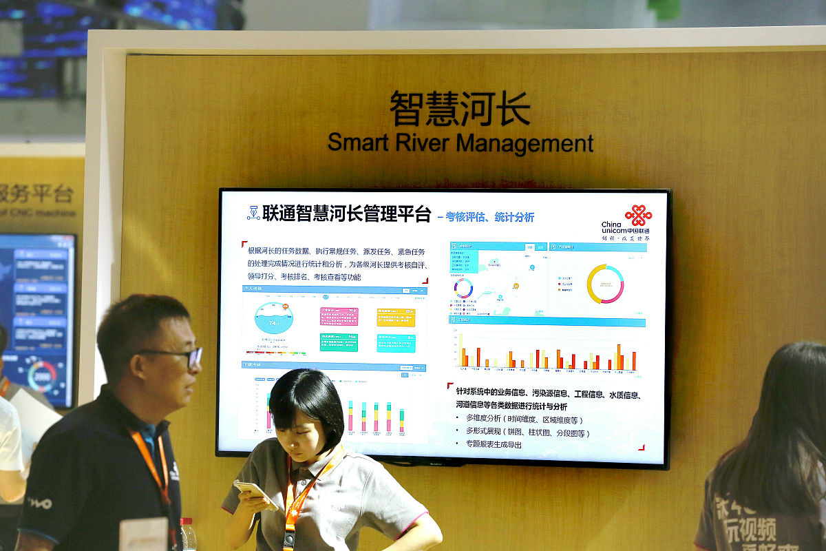 在线云教育项目完成了项目的哪些交付结果没有完成的工作是哪些？原因是什么？在进度、成本、质量、个人管理与团队建设、沟通交流、技术、客户关系、合同管理等方面的评价？