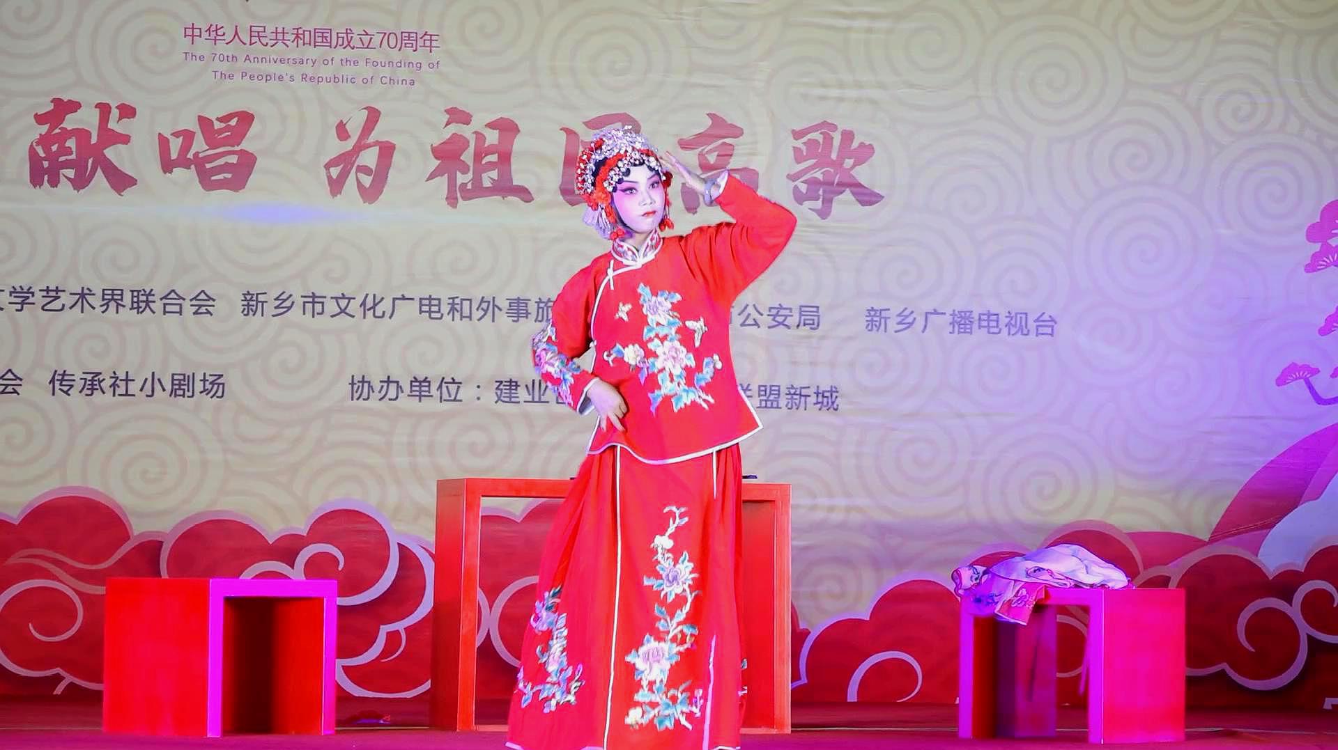 [图]获嘉县豫剧团青年演员王晓曼《梵王宫》梳妆一折,美女演的真棒!