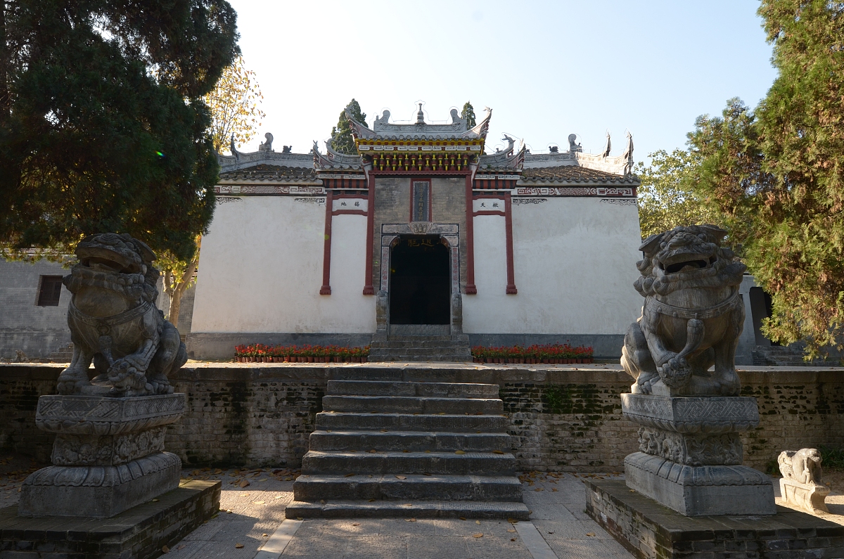 诸葛亮桑800棵薄田十五顷是什么概念？