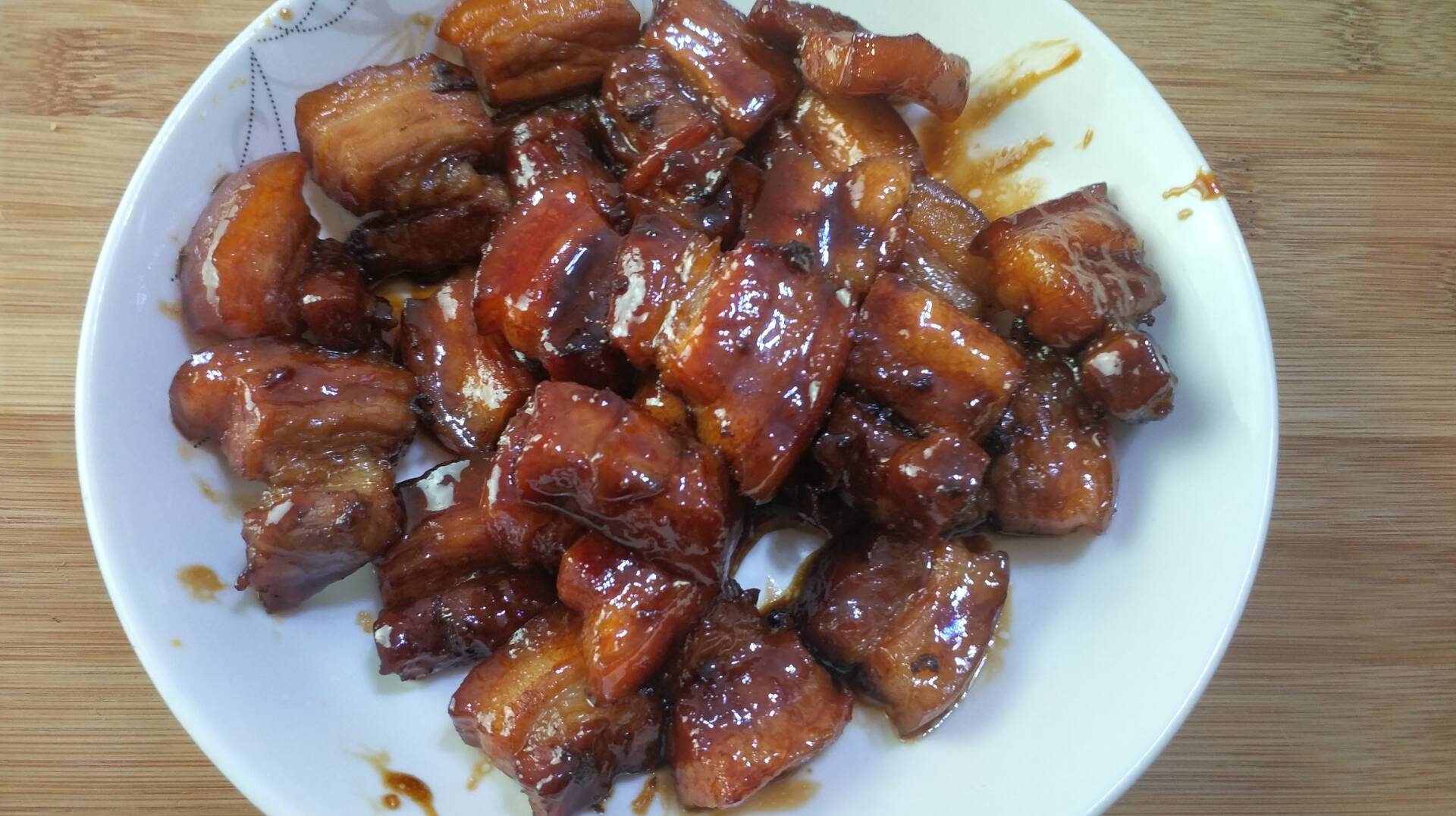 五花肉简单新吃法,往电饭锅里一放,比烤肉还香